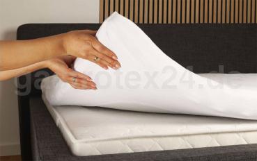 Preview: Nahaufnahme Topper bezogen mit hochwertigem Spannbettlaken 